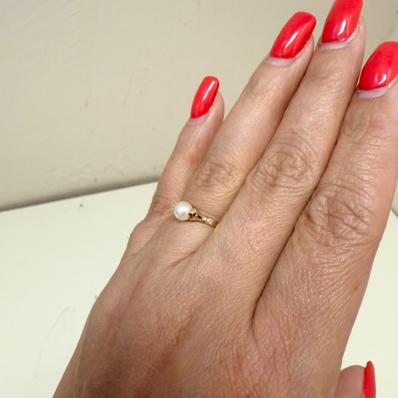 Victorian Antique Pearl Ring – 10K Yellow Gold – Size 7 – Early 1900s - Picture 4 of 5